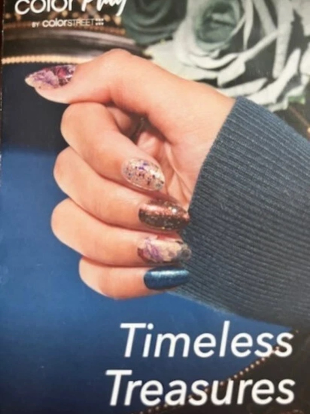 COLOR STREET - DECEMBER 2024 COLOR PLAY BOX "TIMELESS TREASURES" - w/ Barrettes